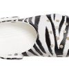 Crocs Classic Clog Hayvan Baskılı Plaj Sandaletleri Siyah Beyaz 206676-1DE