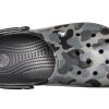 Crocs Classic Clog Plaj Sandaletleri Siyah Kamuflaj 205579-0DY