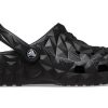 Crocs Classic Geometrik Ayakkabı “Siyah” 209563-001
