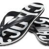 Crocs Crocband Baskılı Parmak Arası Terlik Siyah Beyaz 205943-066