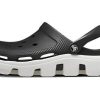 Crocs Duet Plaj Sandaletleri Siyah Beyaz 11991-066