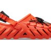 Crocs Echo Yansıtıcı Ayakkabı “Turuncu Siyah” 210004-84J