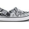 Crocs (GS) Off Court Baskılı Terlikler “Gri Siyah Beyaz” 209150-066