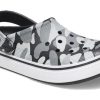 Crocs (GS) Off Court Baskılı Terlikler “Gri Siyah Beyaz” 209150-066