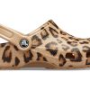 Crocs Klasik Baskılı Tığ Ayakkabısı “Leopard Gold” 205838-98R