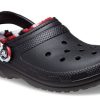 Crocs Klasik Çizgili Kamuflajlı Tığ Ayakkabısı “Siyah ve Kırmızı” 208047-063