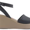 Crocs (WMNS) Brooklyn Bilek Kayışlı Kamalı Sandaletler “Siyah Bej” 209406-07H