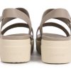 Crocs (WMNS) Brooklyn Kalın Tabanlı Sandaletler Gri 206453-15W