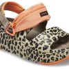 Crocs (WMNS) Hiker Xscape Hayvan Sandaletleri “Khaki Leopar” 208611-2BY