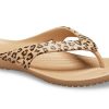 Crocs (WMNS) Kadee ll Leopar Desenli Parmak Arası Terlik Kahverengi 206398-98R