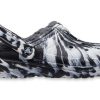 Crocs (WMNS) Klasik Astarlı Açık Hava Sandaleti “Mermer Beyaz Siyah” 207180-103
