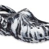 Crocs (WMNS) Klasik Astarlı Açık Hava Sandaleti “Mermer Beyaz Siyah” 207180-103