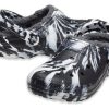 Crocs (WMNS) Klasik Astarlı Açık Hava Sandaleti “Mermer Beyaz Siyah” 207180-103
