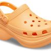 Crocs (WMNS) Klasik Clog Retro Crocs Kalın Tabanlı Turuncu Küçük Balina Sandaleti 206302-801