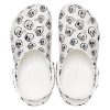 Crocs (WMNS) Klasik Kafatası Baskılı Ayakkabı “Beyaz Siyah” 208993-103