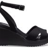 Crocs (WMNS) Leigh II Çapraz Askılı Bilekte Kamalı Sandaletler “Siyah” 204950-060