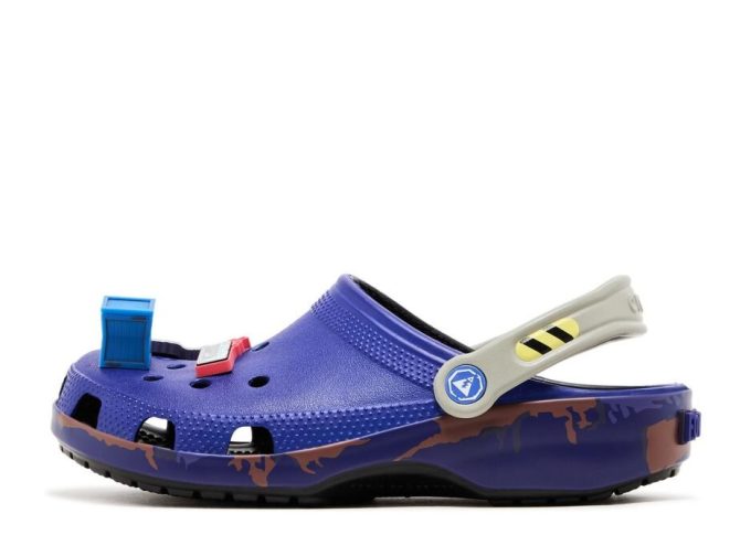 Fortnite x Klasik Clog “Savaş Otobüsü”