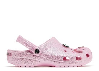 Kötü Kızlar x Klasik Clog “Çarşambaları Pembe Giyeriz”